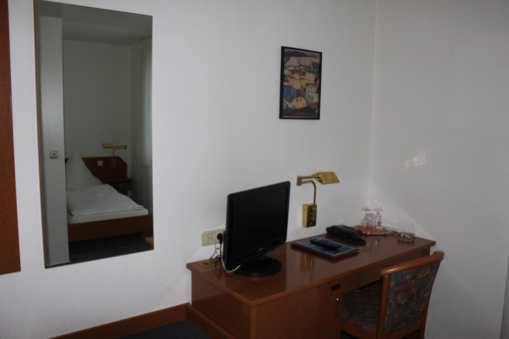 Hotel Roemerstein Майнц Экстерьер фото
